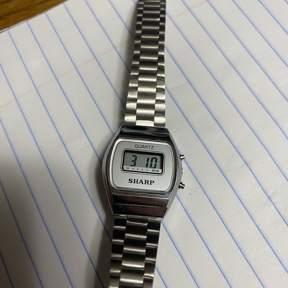 Quartz sharp watch
